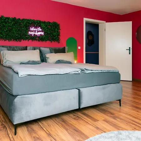 Apartment Pop Art - Balkon, Netflix, Nespresso, Zentral, Messe