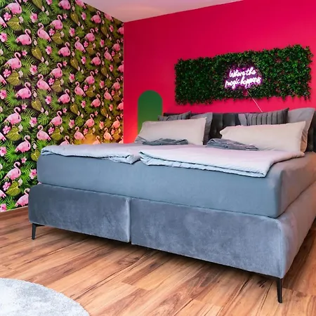 Pop Art - Balkon, Netflix, Nespresso, Zentral, Messe Apartment *