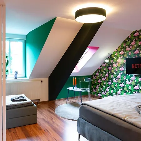 Apartment Pop Art - Balkon, Netflix, Nespresso, Zentral, Messe