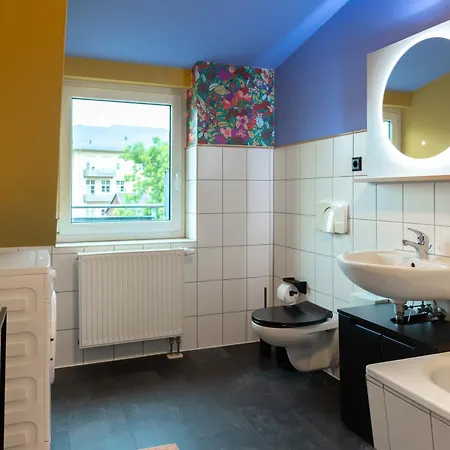 Pop Art - Balkon, Netflix, Nespresso, Zentral, Messe