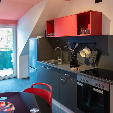 Pop Art - Balkon, Netflix, Nespresso, Zentral, Messe Daire