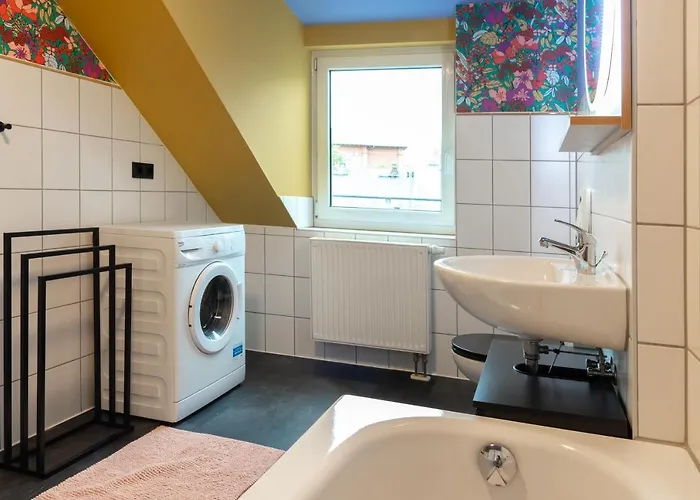 Apartment Pop Art - Balkon, Netflix, Nespresso, Zentral, Messe