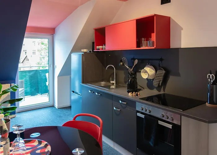 Pop Art - Balkon, Netflix, Nespresso, Zentral, Messe Apartment