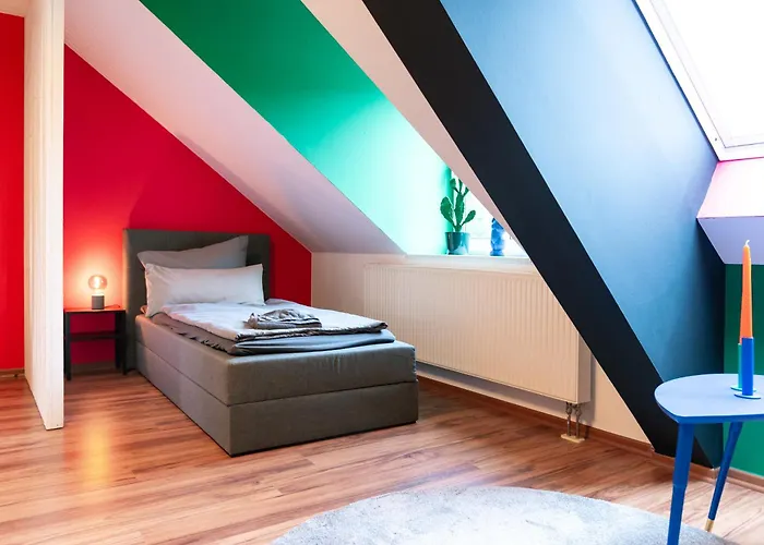 Pop Art - Balkon, Netflix, Nespresso, Zentral, Messe *