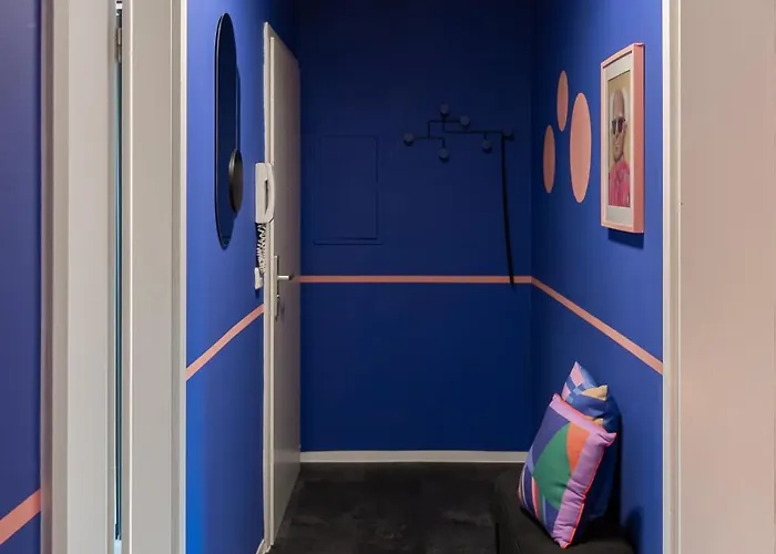 Pop Art - Balkon, Netflix, Nespresso, Zentral, Messe *